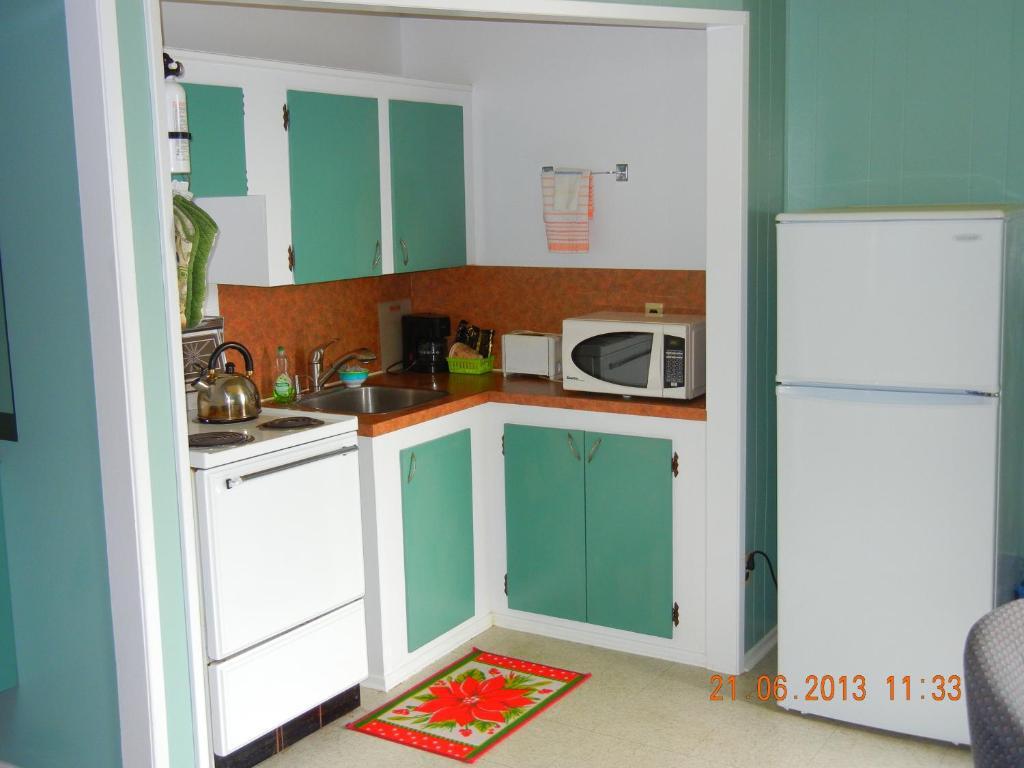 Pleasant View Motel Summerland Ruang foto