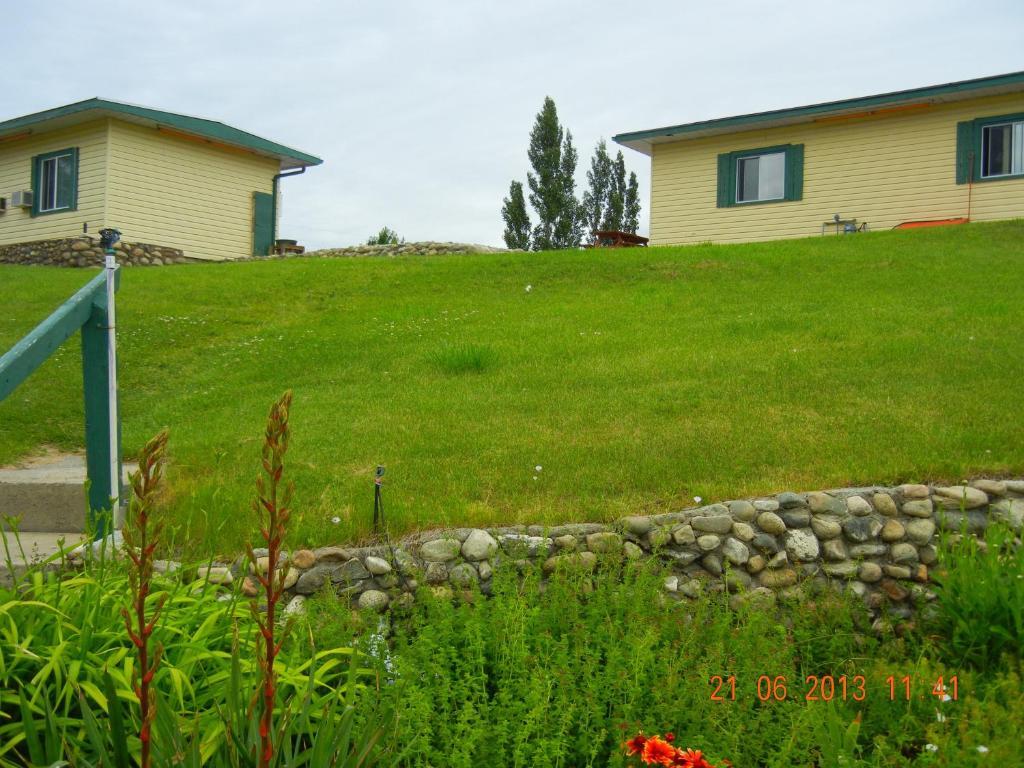 Pleasant View Motel Summerland Bagian luar foto