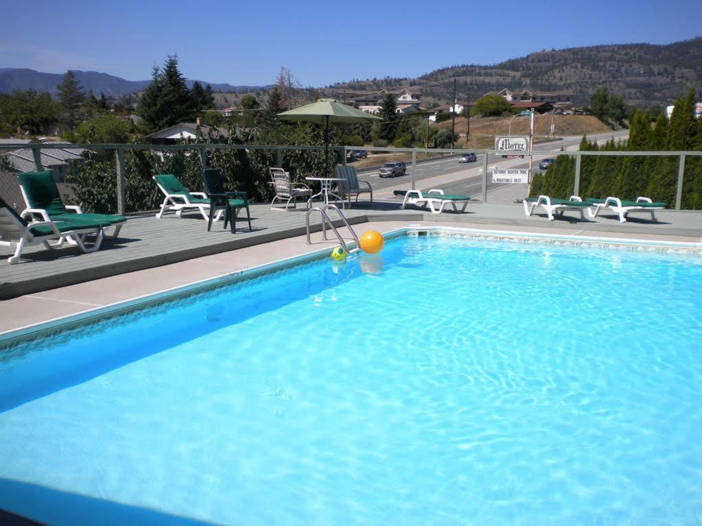 Pleasant View Motel Summerland Bagian luar foto